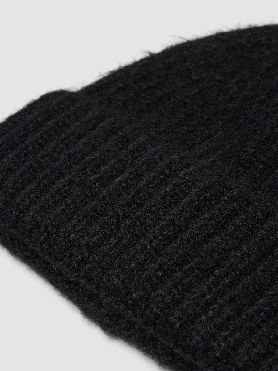 Black ribbed stretch wool beanie_1