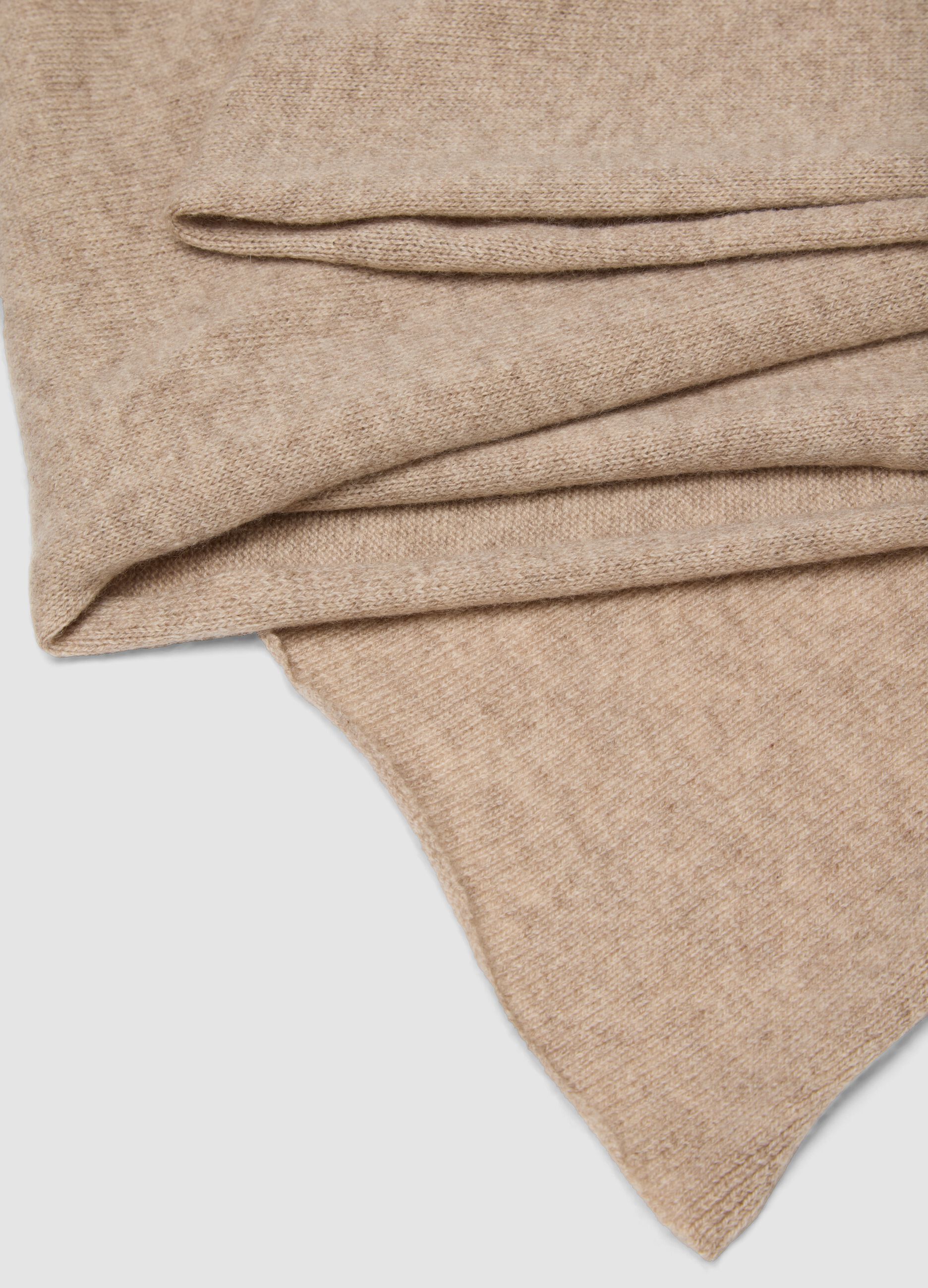 Sciarpa beige in misto lana, cashmere e viscosa