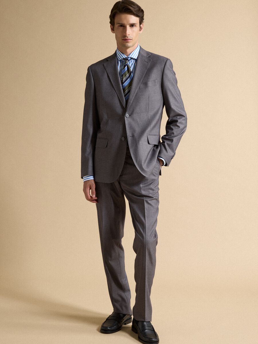Grey stretch viscose suit with classic lapel_0