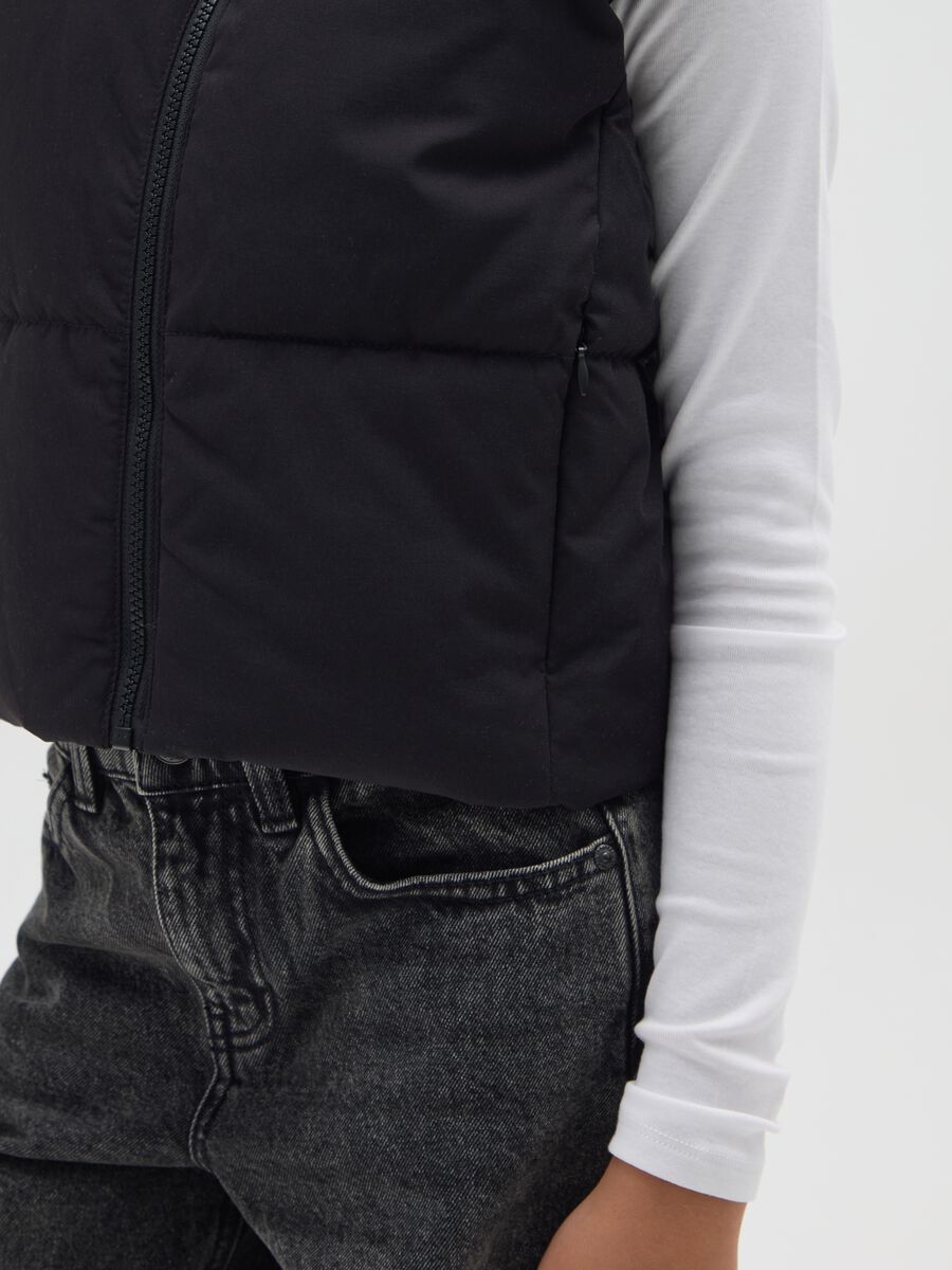 Black padded gilet with zip for girls_2