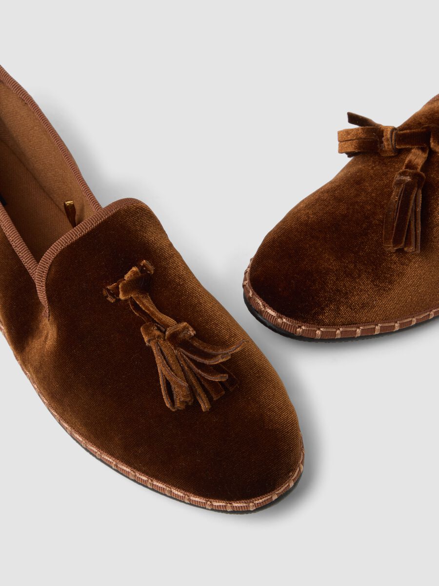 Classic brown furlane with tassels_1