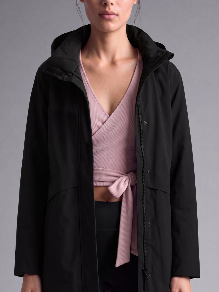 Giacca nera idrorepellente con cappuccio e zip regular fit ALTAVIA STUDIO_3