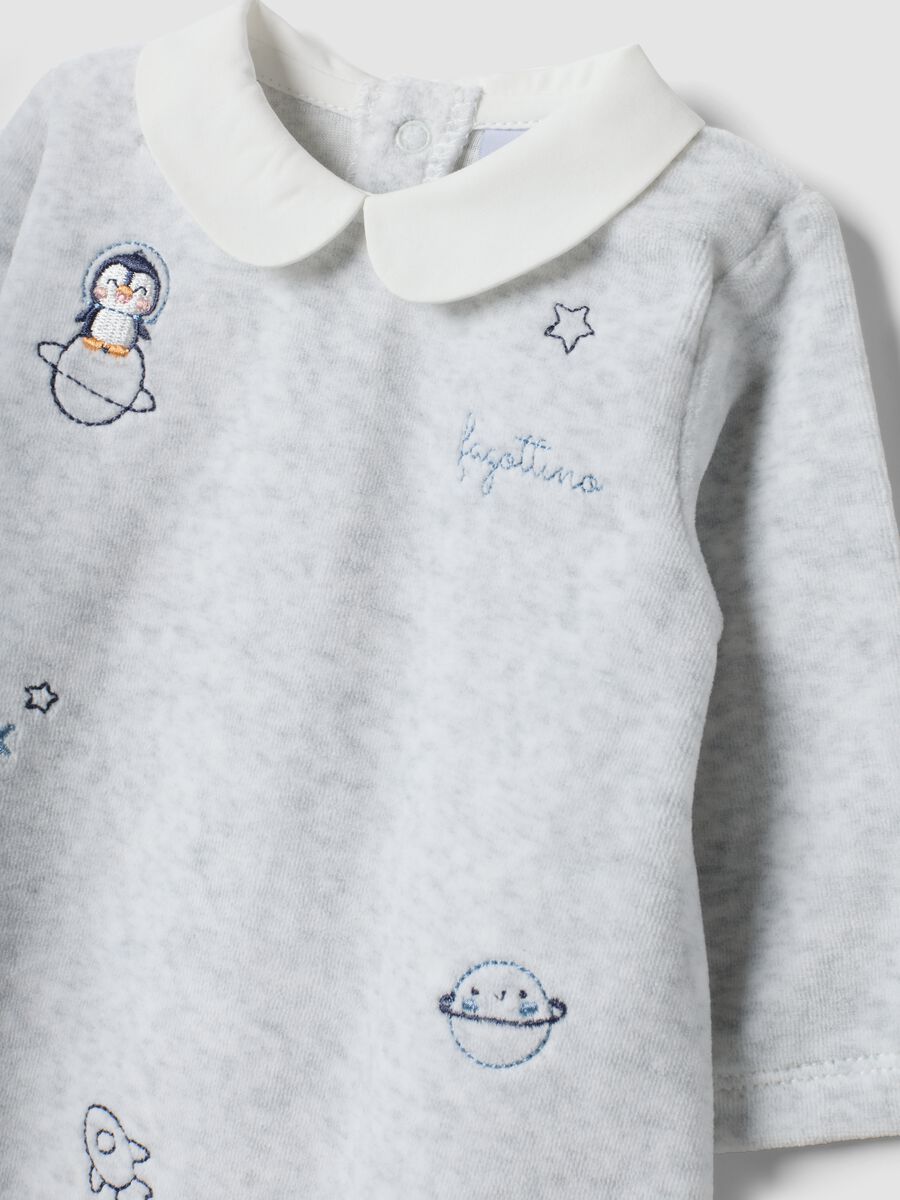 Grey organic cotton blend sleepsuit with collar_2