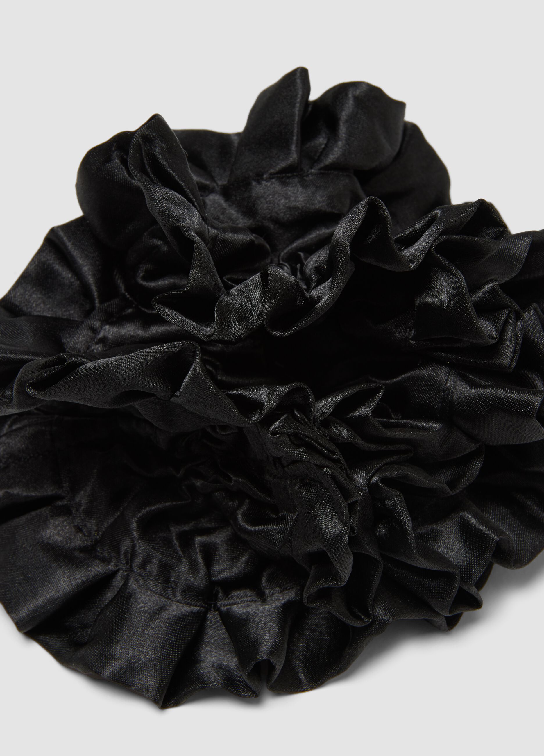 Scrunchie nero arricciato effetto satinato