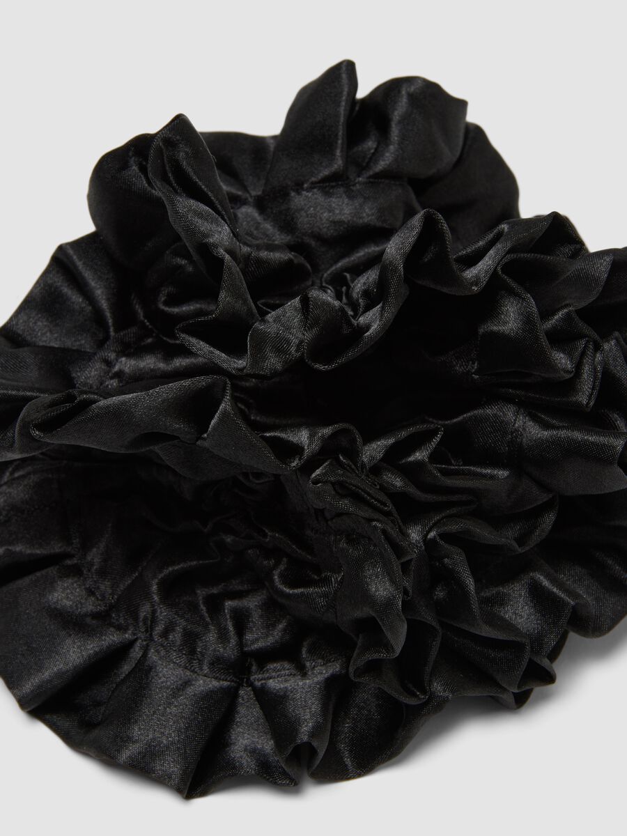 Black ruched satin-effect scrunchie_1