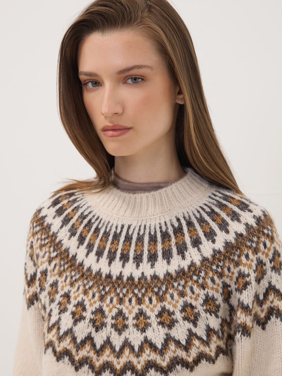 Maglione beige jacquard con Collo rialzato_1