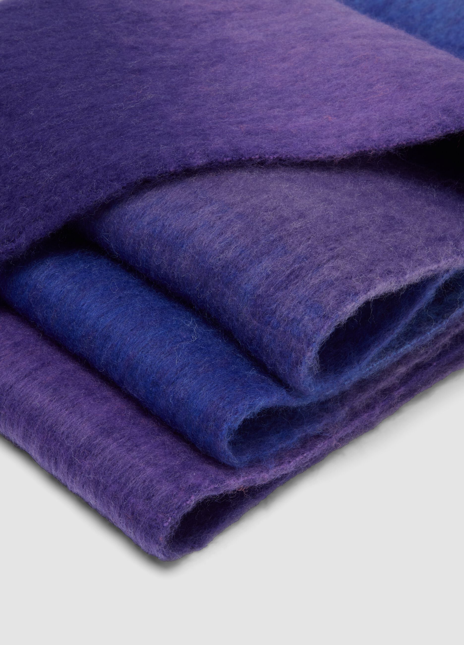 Purple wool-blend scarf with fringes