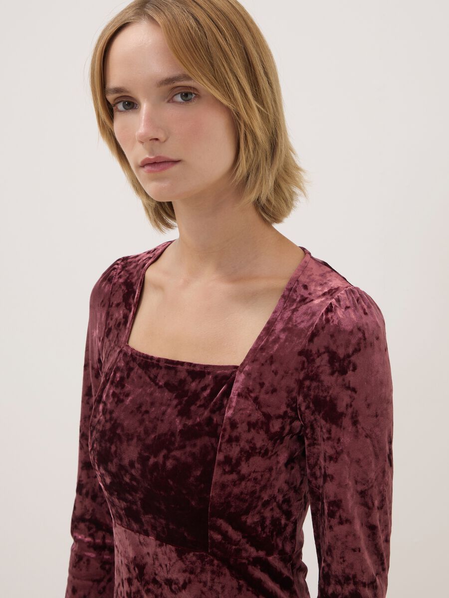Purple fitted stretch dress with square neckline_2