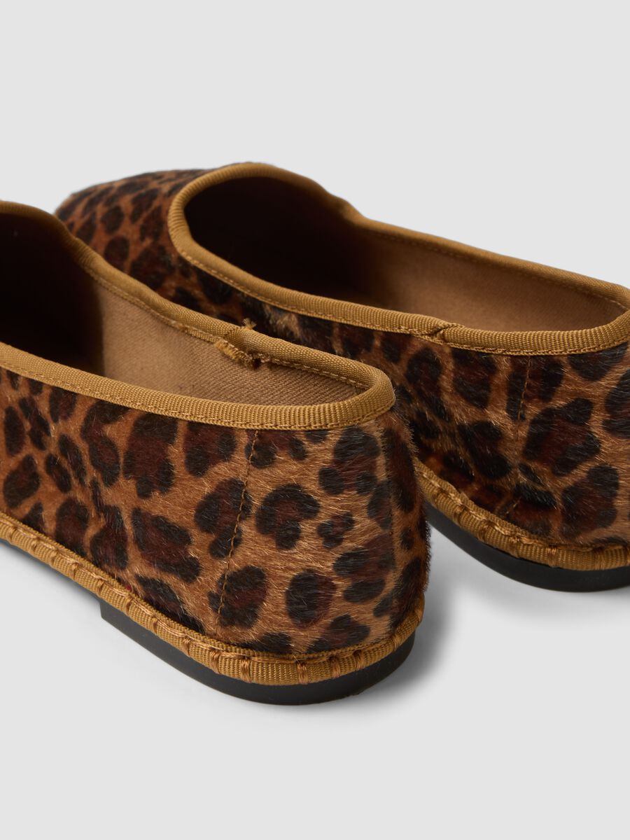 Classic brown Friulane slippers with animal print_2