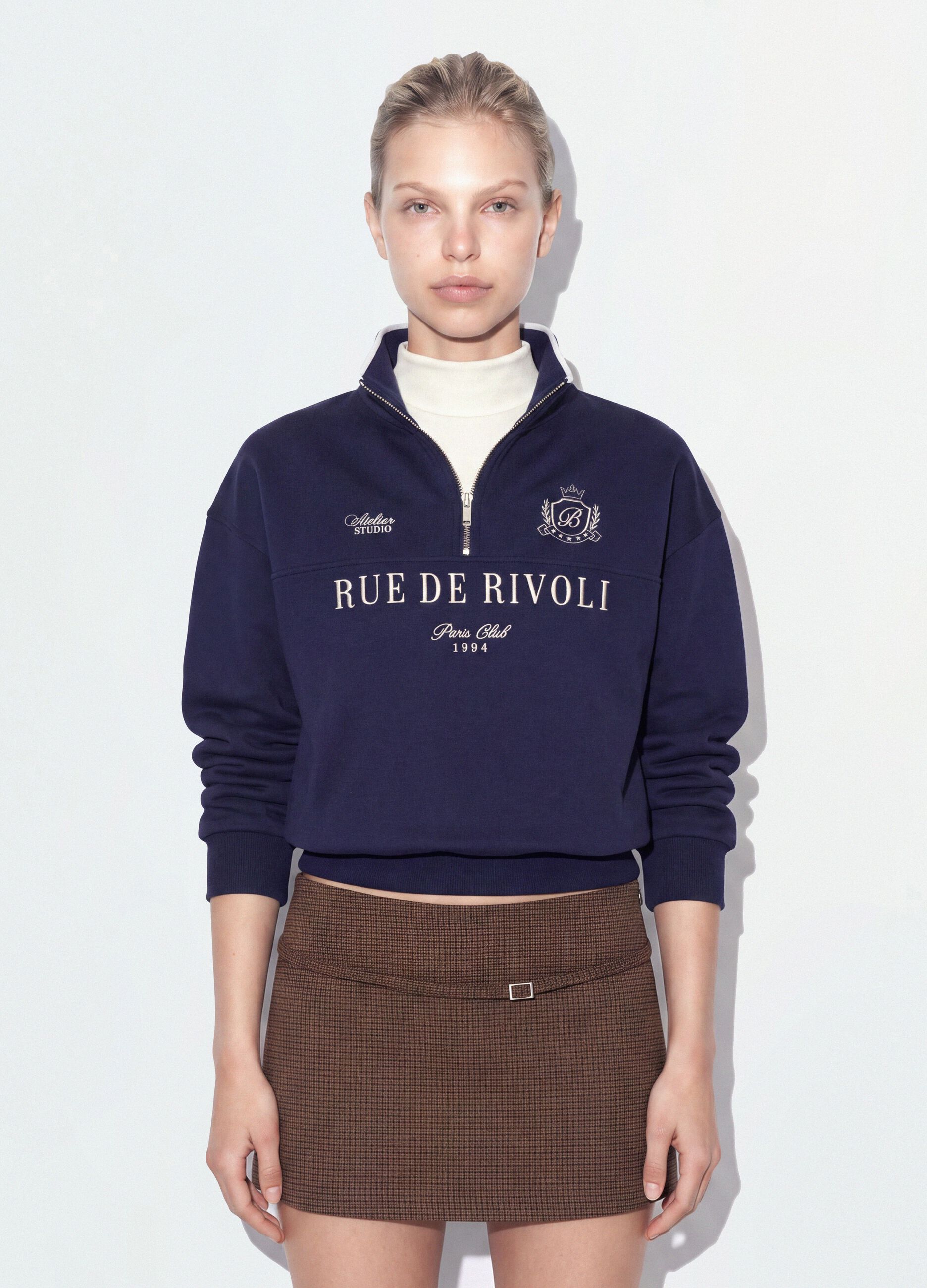 Blue half‑zip cotton‑blend sweatshirt with front lettering, regular fit