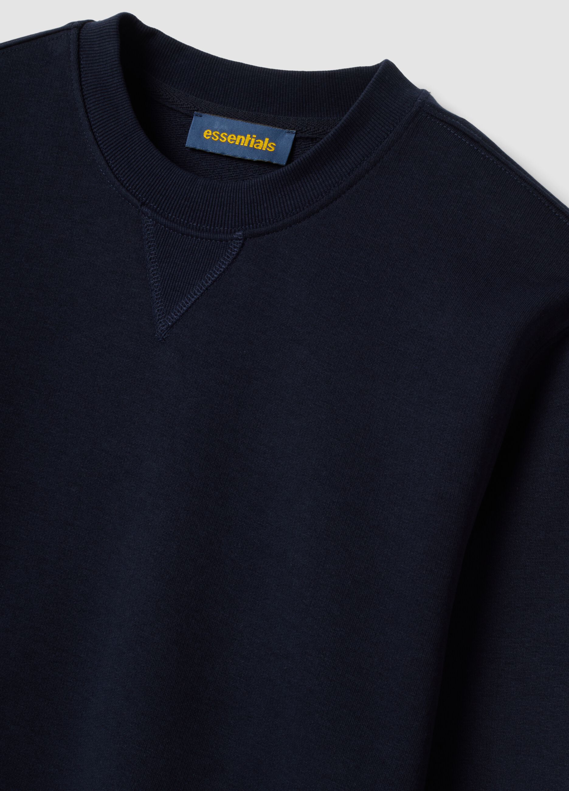 سويت شيرت أزرق برقبة دائرية من مزيج القطن بقصّة عادية