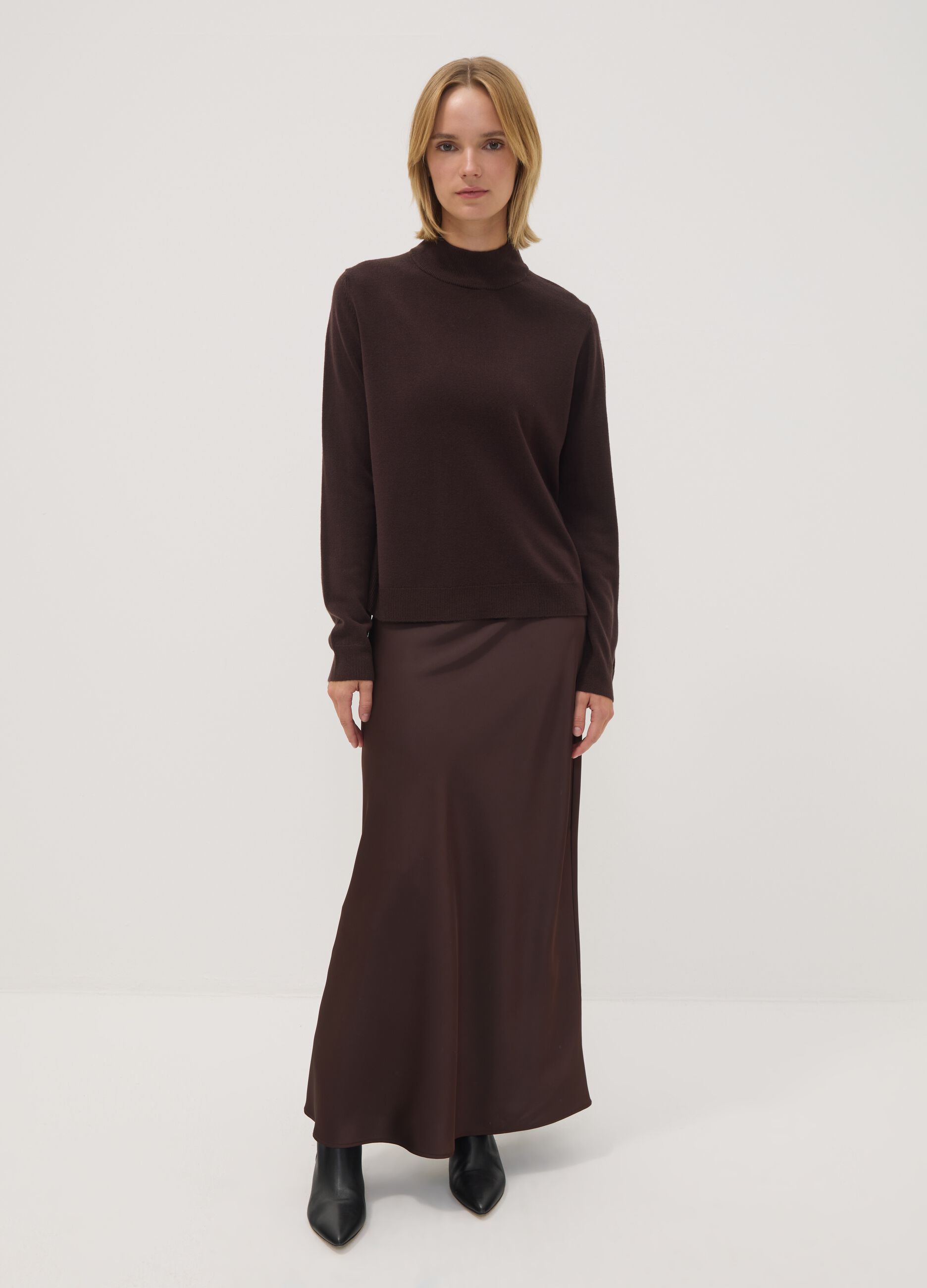 Brown long-sleeve top with raised neck, regular fit