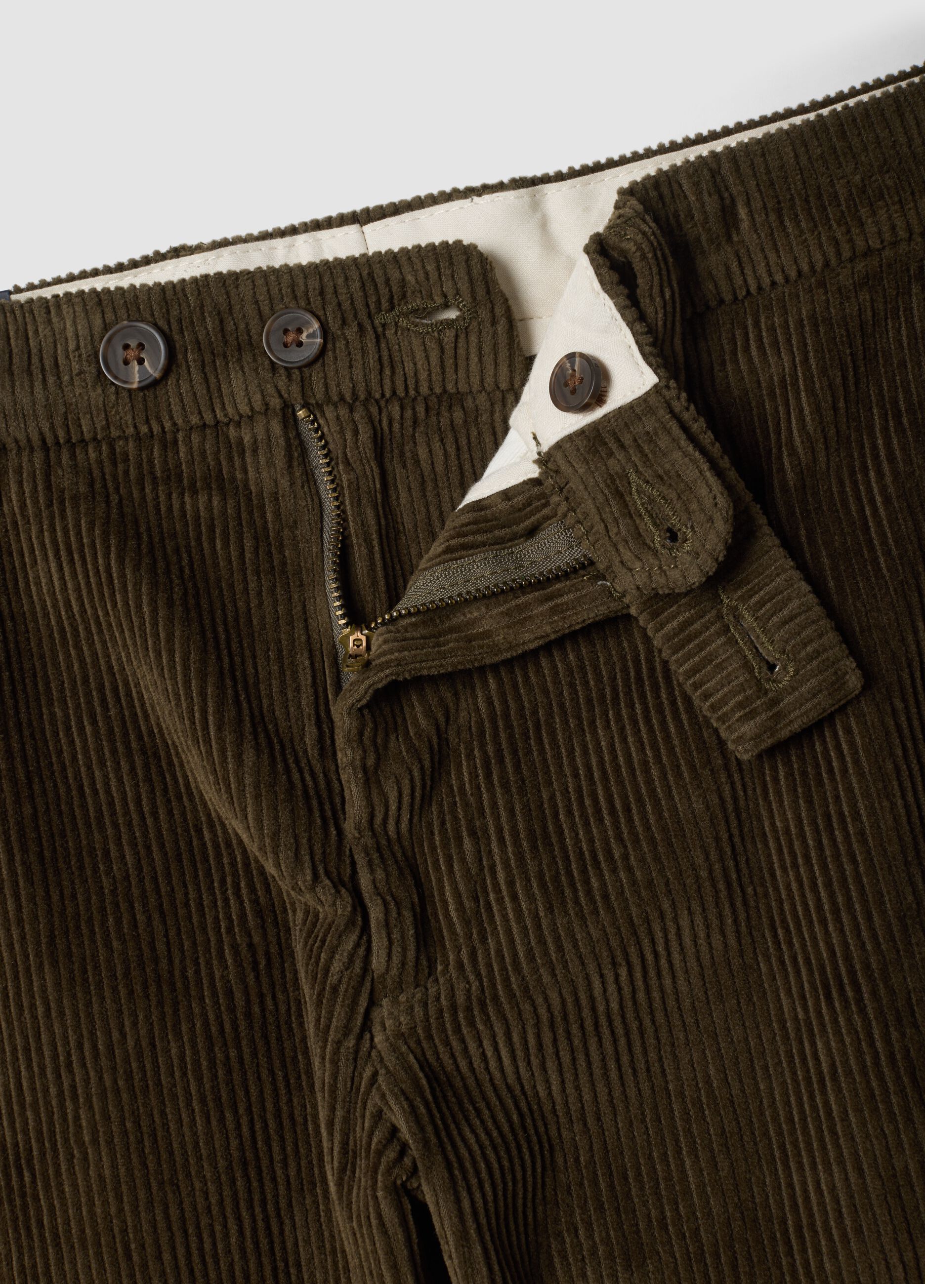 Pantaloni marroni in cotone elasticizzato a coste