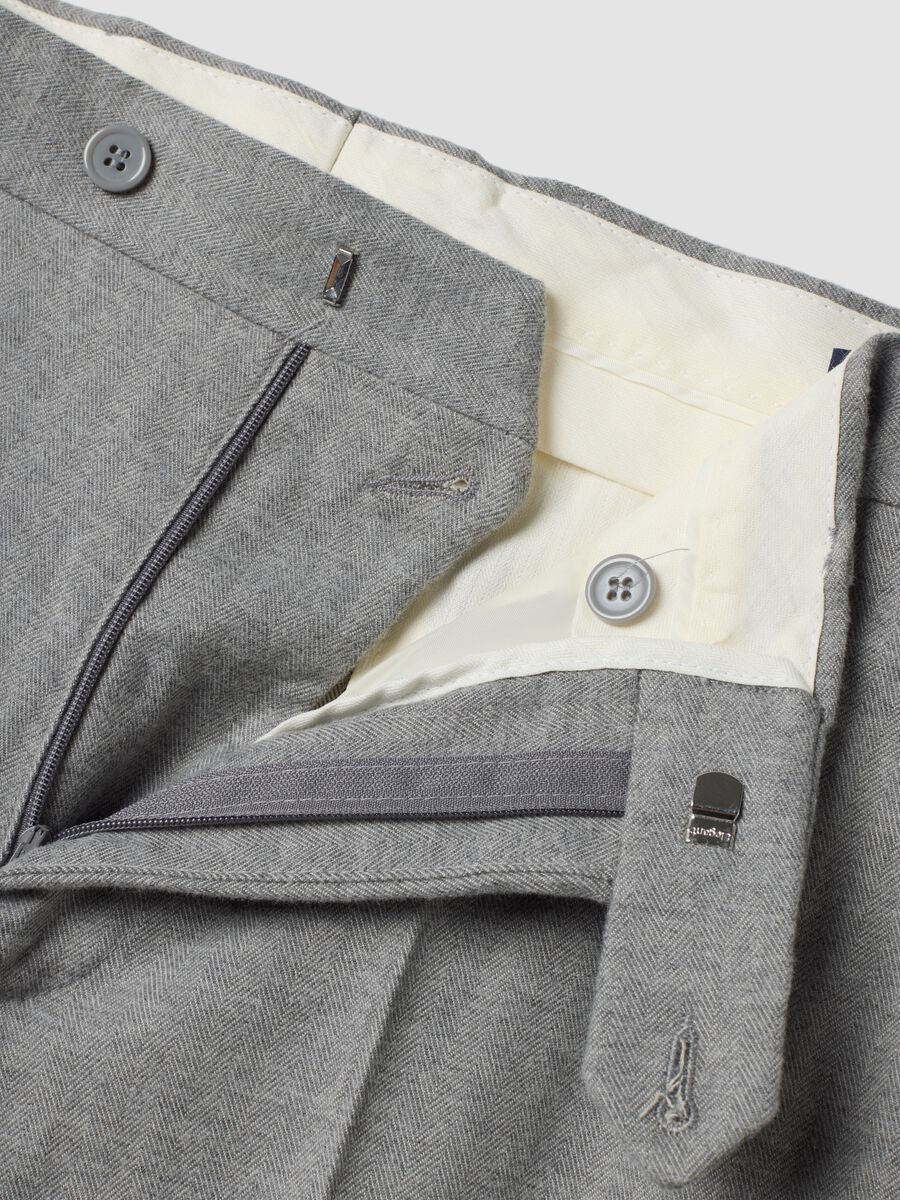 Grey slim-fit formal trousers in stretch cotton and viscose_1