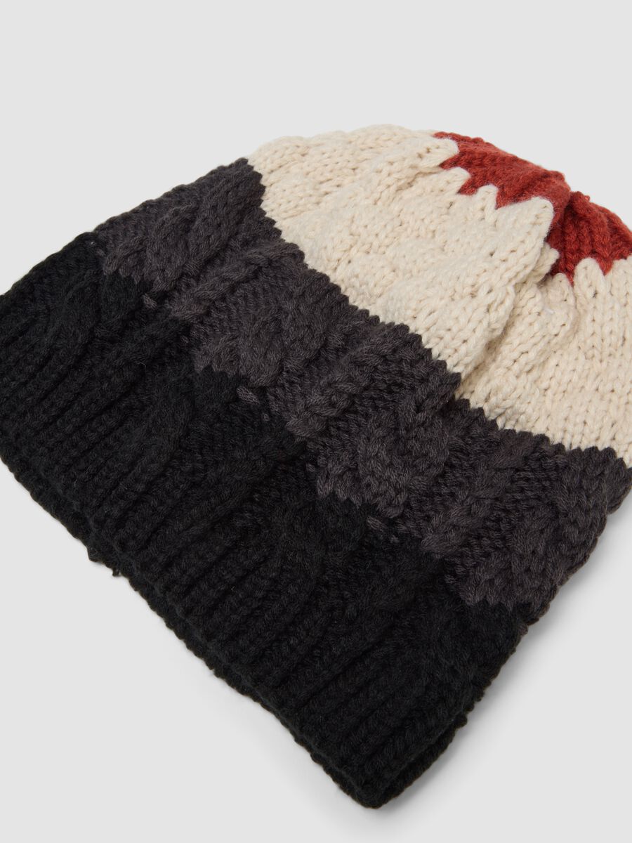 Multicolour knitted beanie_1