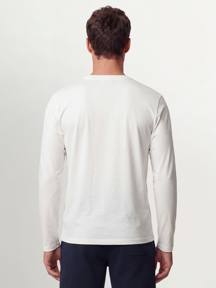 White long-sleeved crew-neck T-shirt in pure organic cotton_3