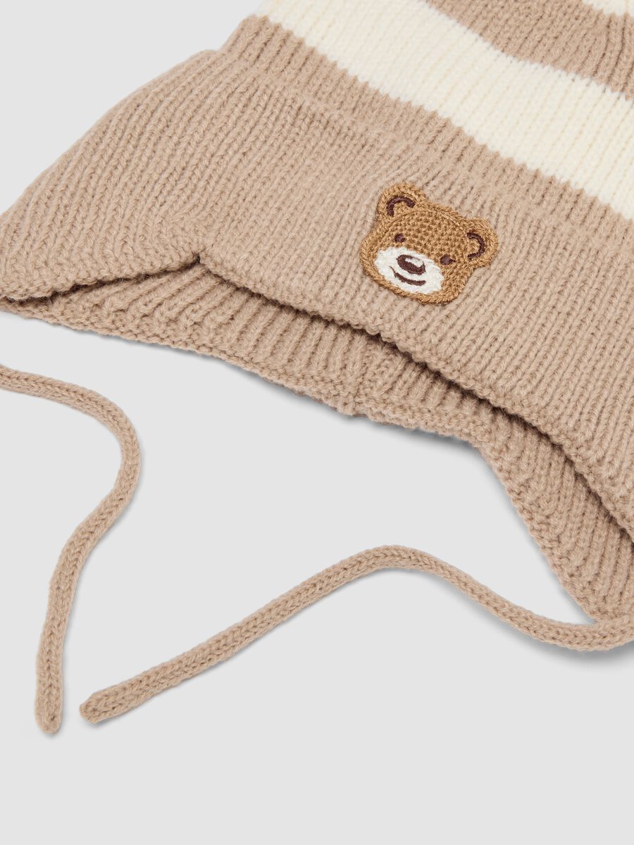 Brown knitted hat and scarf set with stripes_1