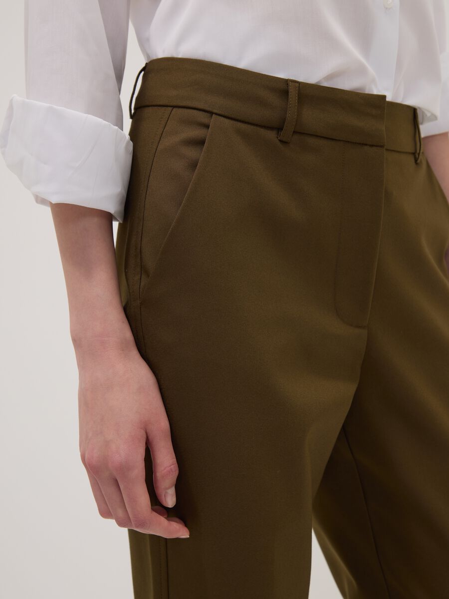 Green slim-fit stretch cotton trousers_3
