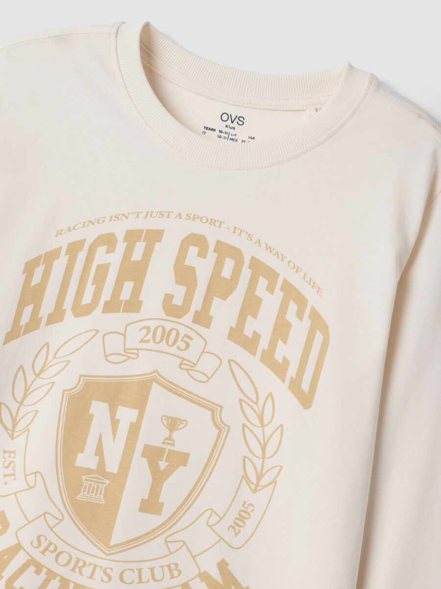 White organic cotton T-shirt with varsity-style print_4