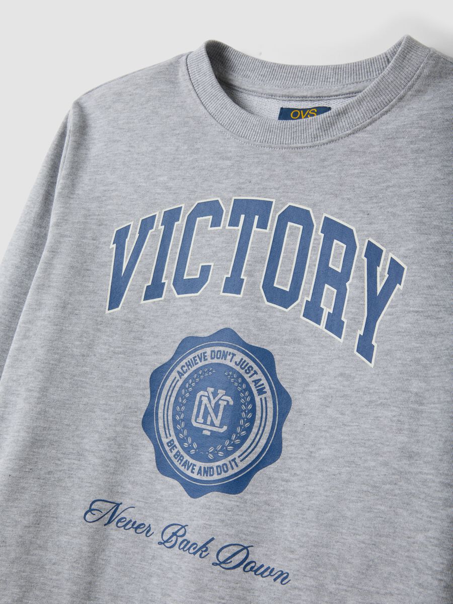 Grey cotton and viscose blend sweatshirt with &ldquo;Victory&rdquo; slogan for boys_5