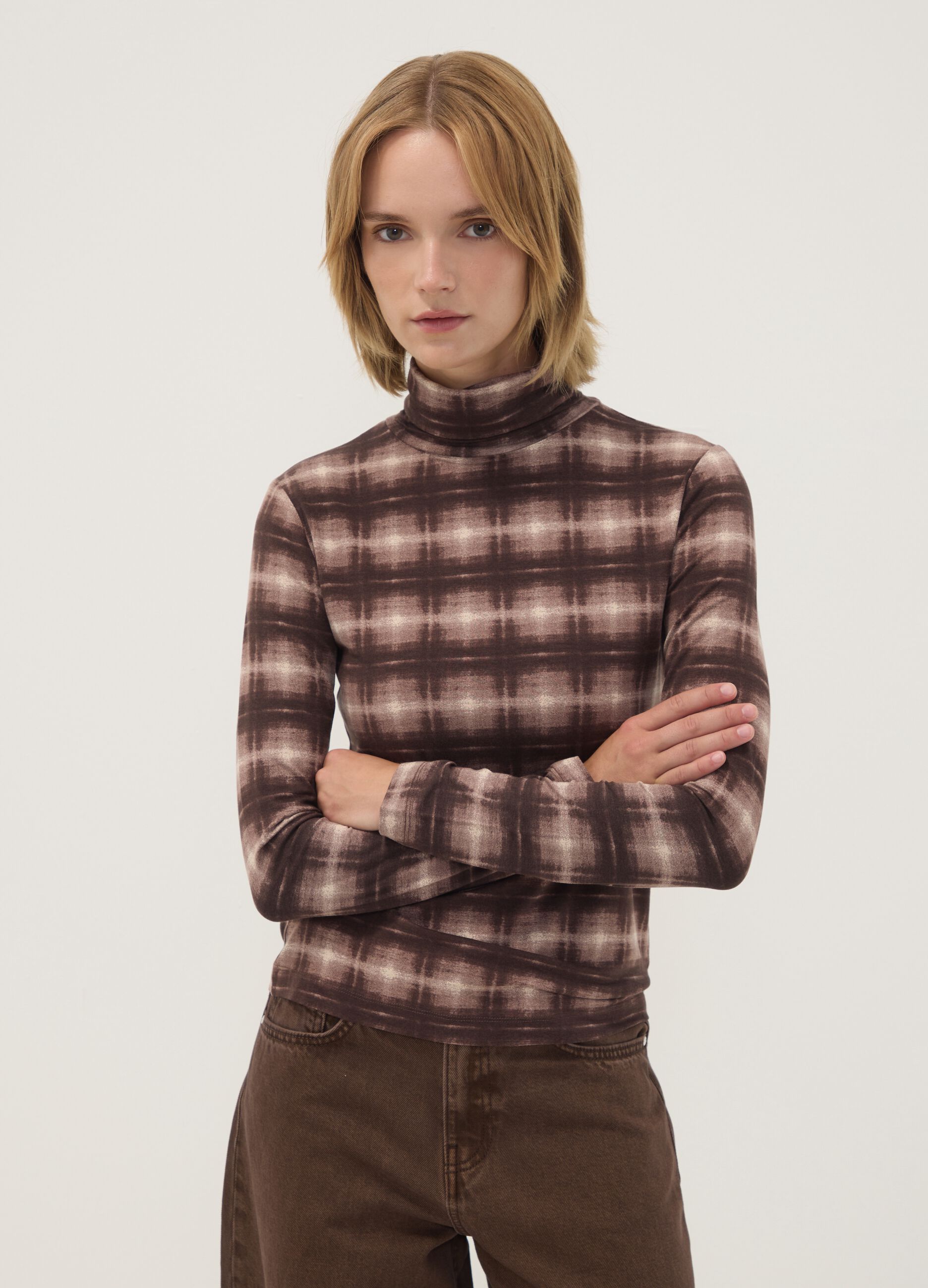Brown stretch viscose crew-neck checked T-shirt