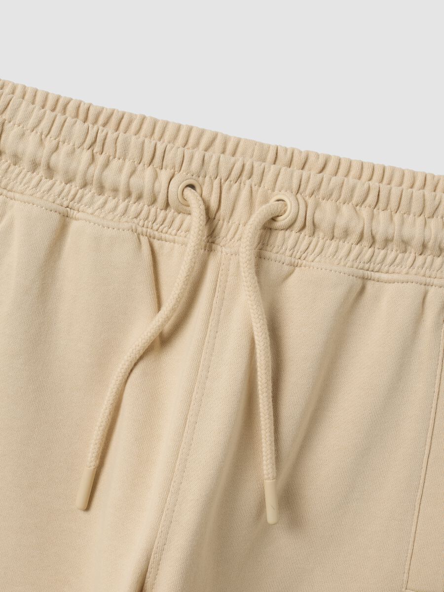Beige pure cotton comfort-fit joggers for boys_5