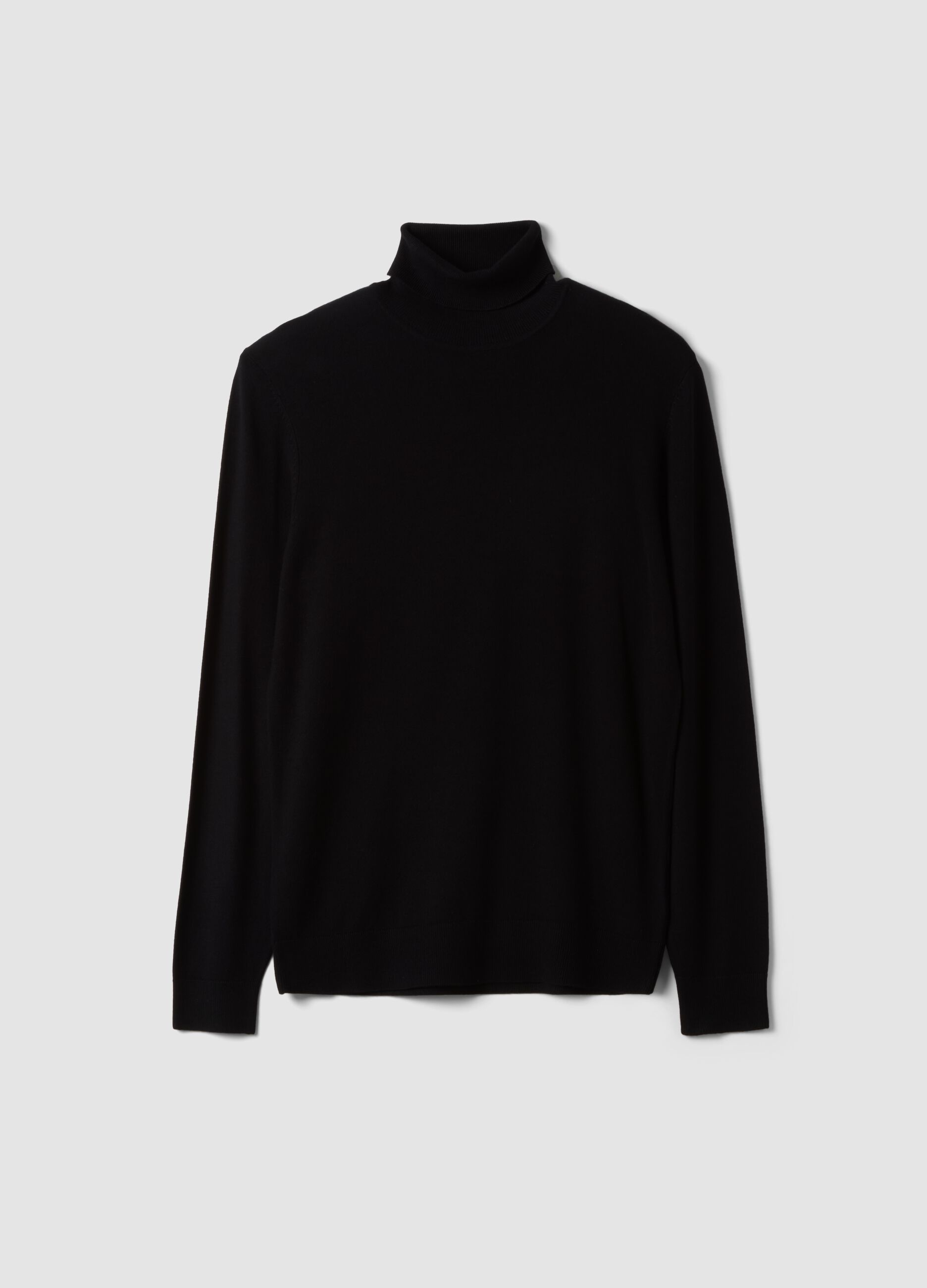 Maglia nera in misto viscosa a Dolcevita