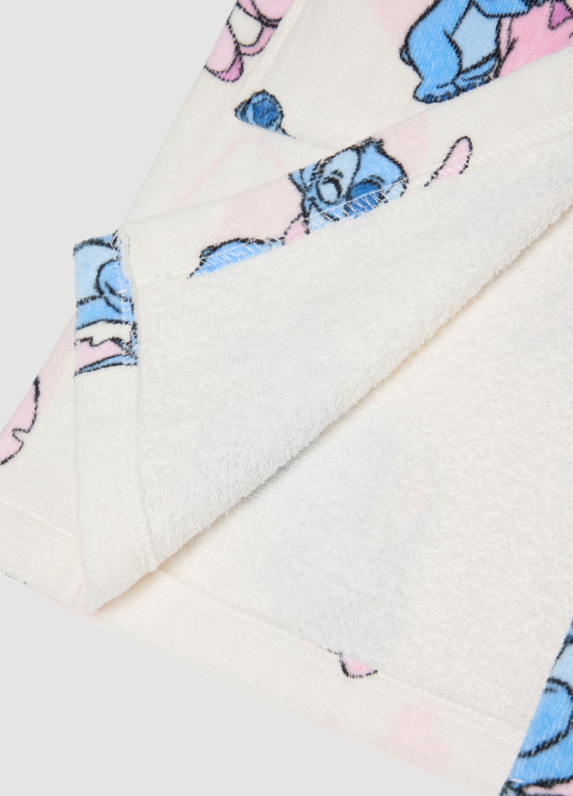 White 100% cotton girls&rsquo; bathrobe with Lilo & Stitch pattern