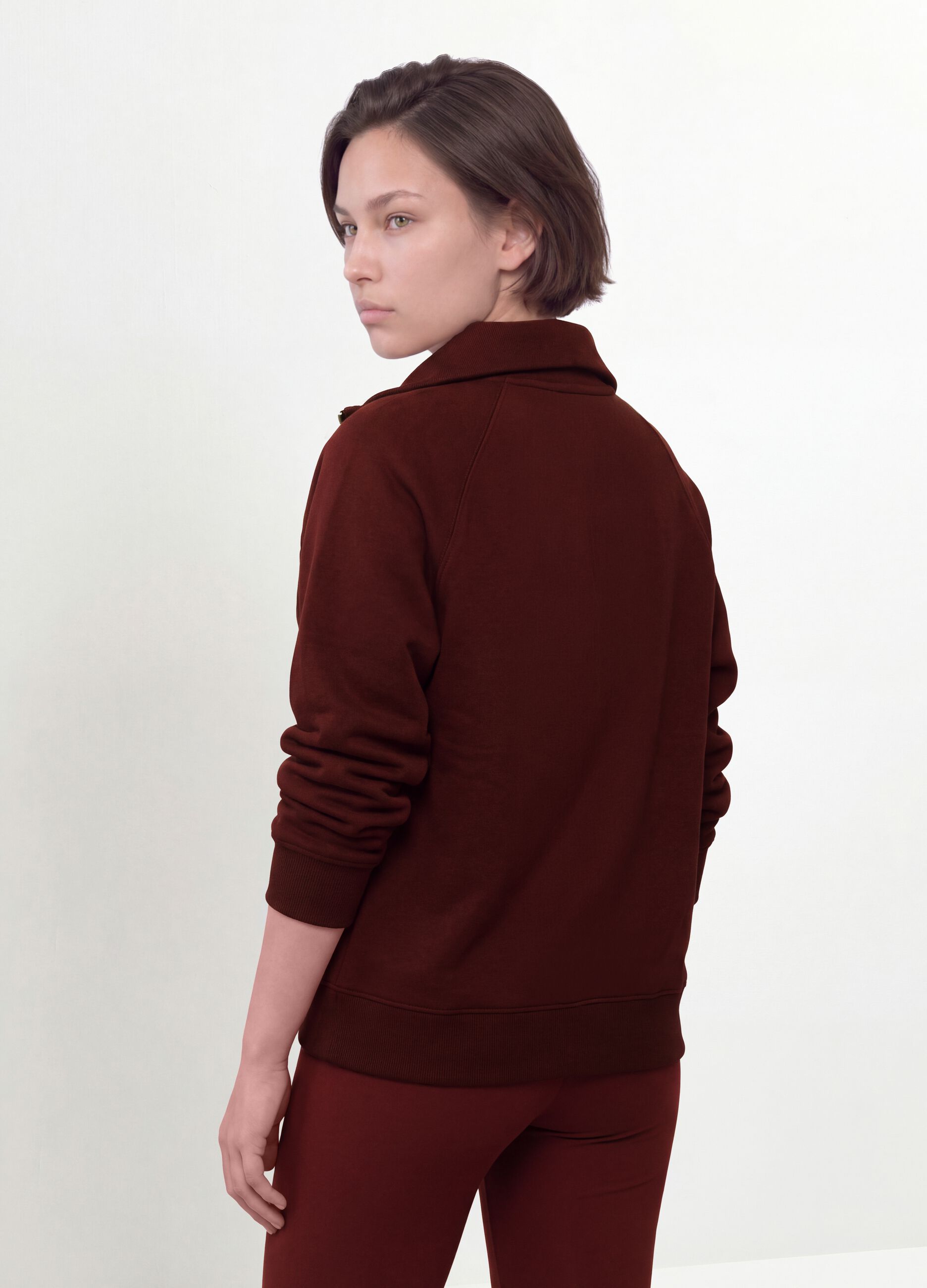 Red stretch viscose sweatshirt with turtleneck, regular fit