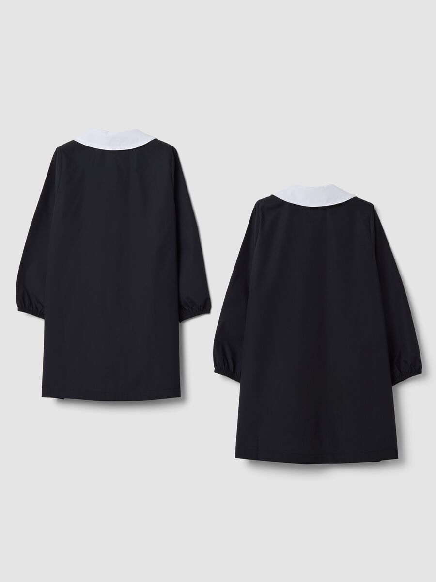 2-pack of black girls&rsquo; school aprons with white button-up collar_1