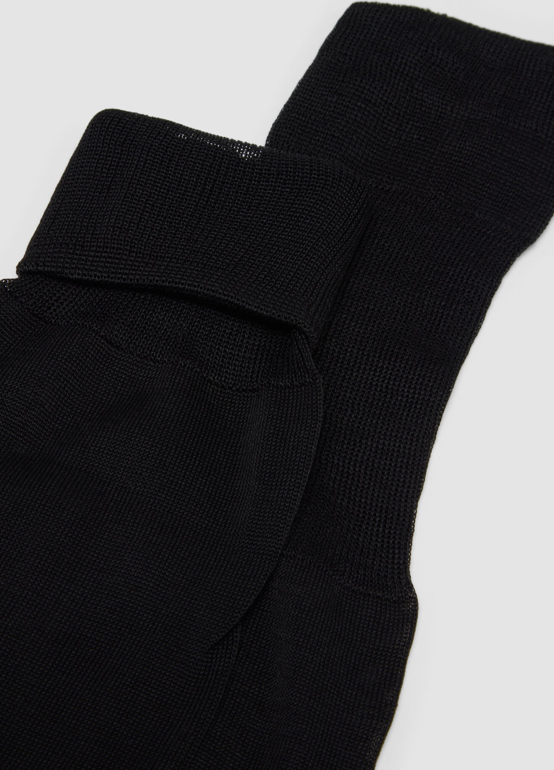 Black knee-high socks in pure cotton