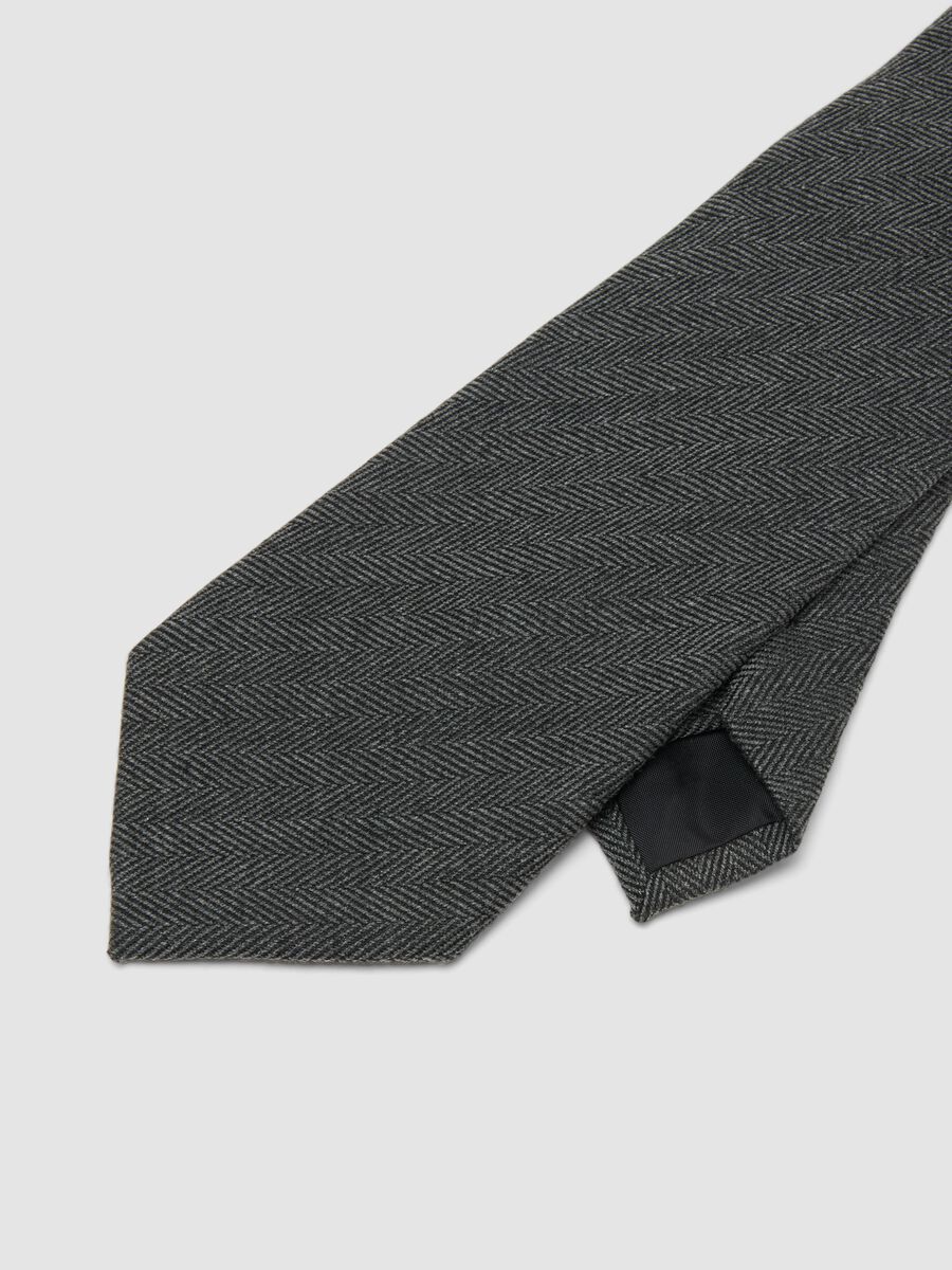 Grey herringbone stretch viscose tie_1