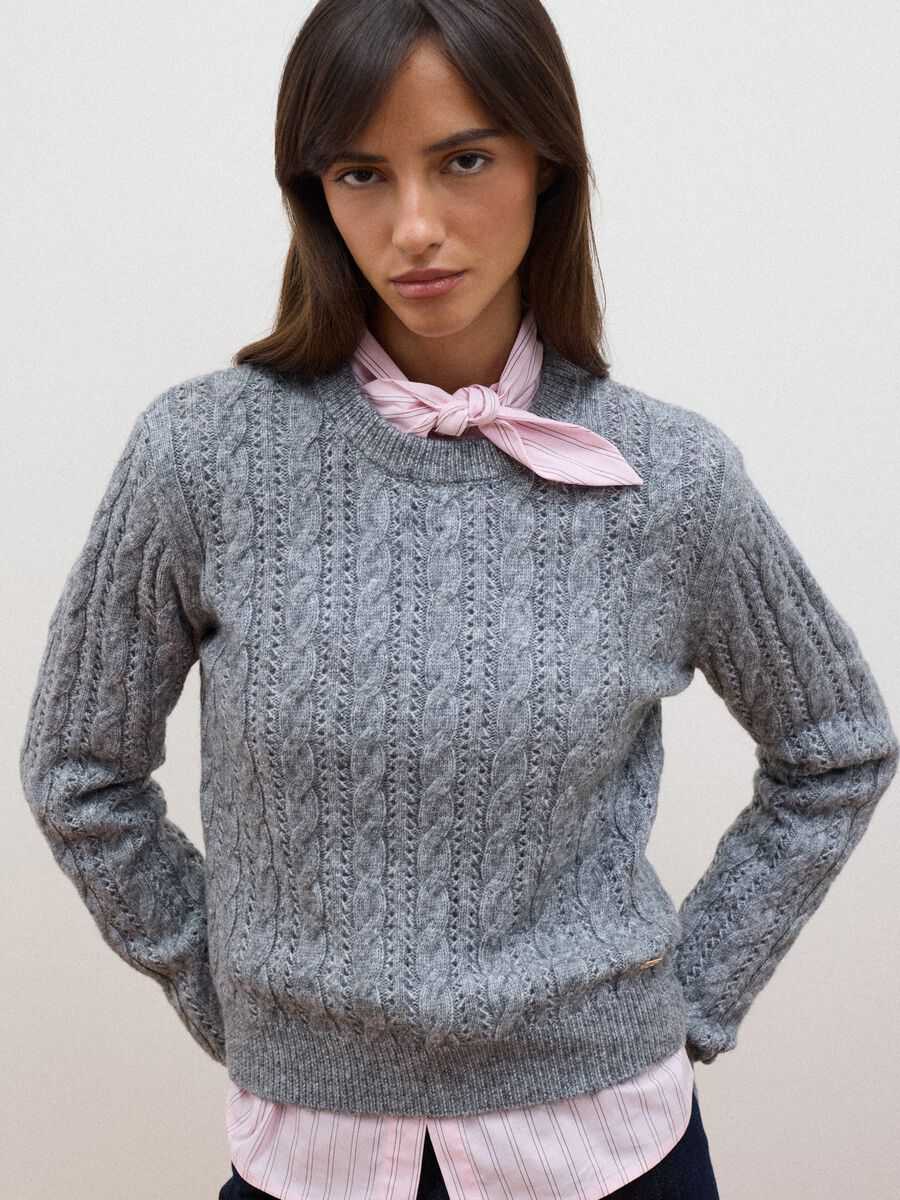 Grey crew-neck cable-knit wool-blend jumper, regular fit_2
