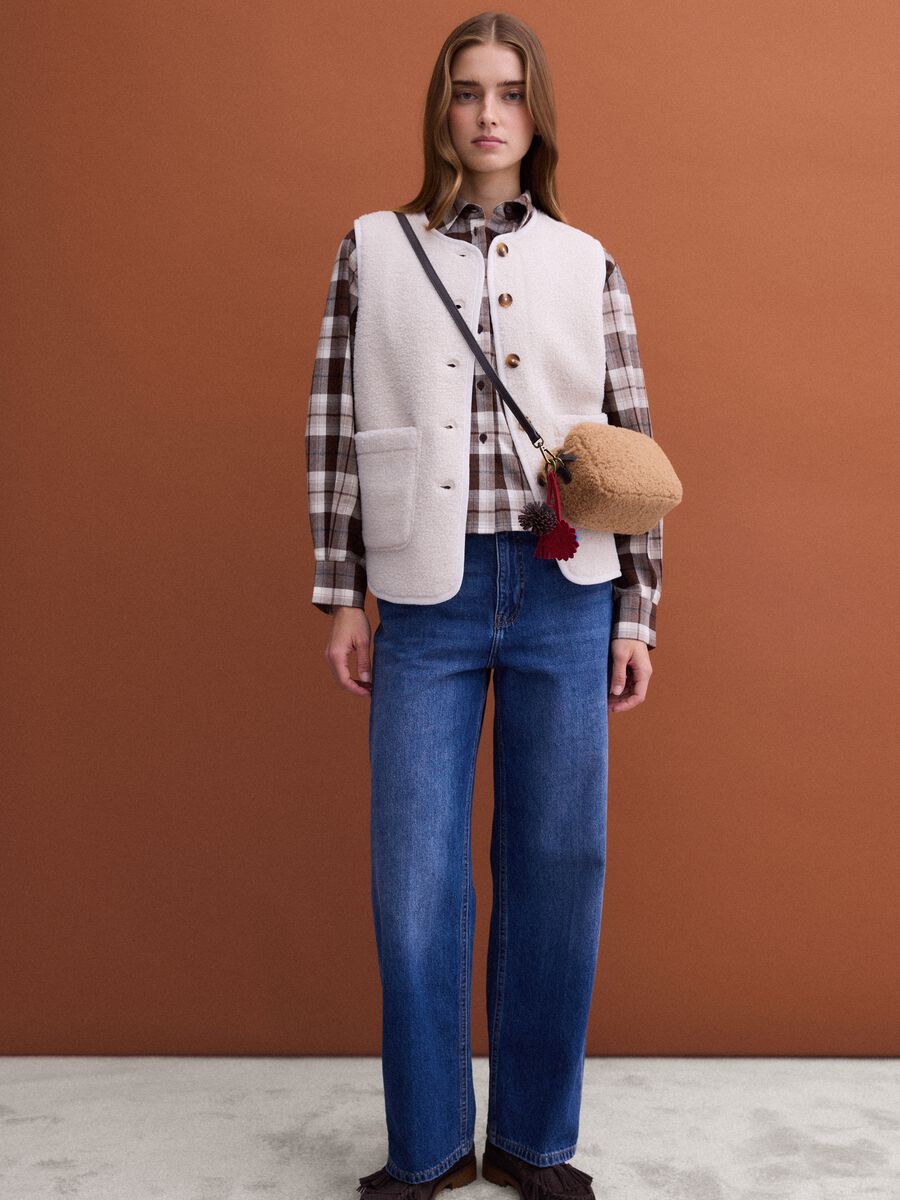 White crew-neck regular-fit sherpa gilet_2