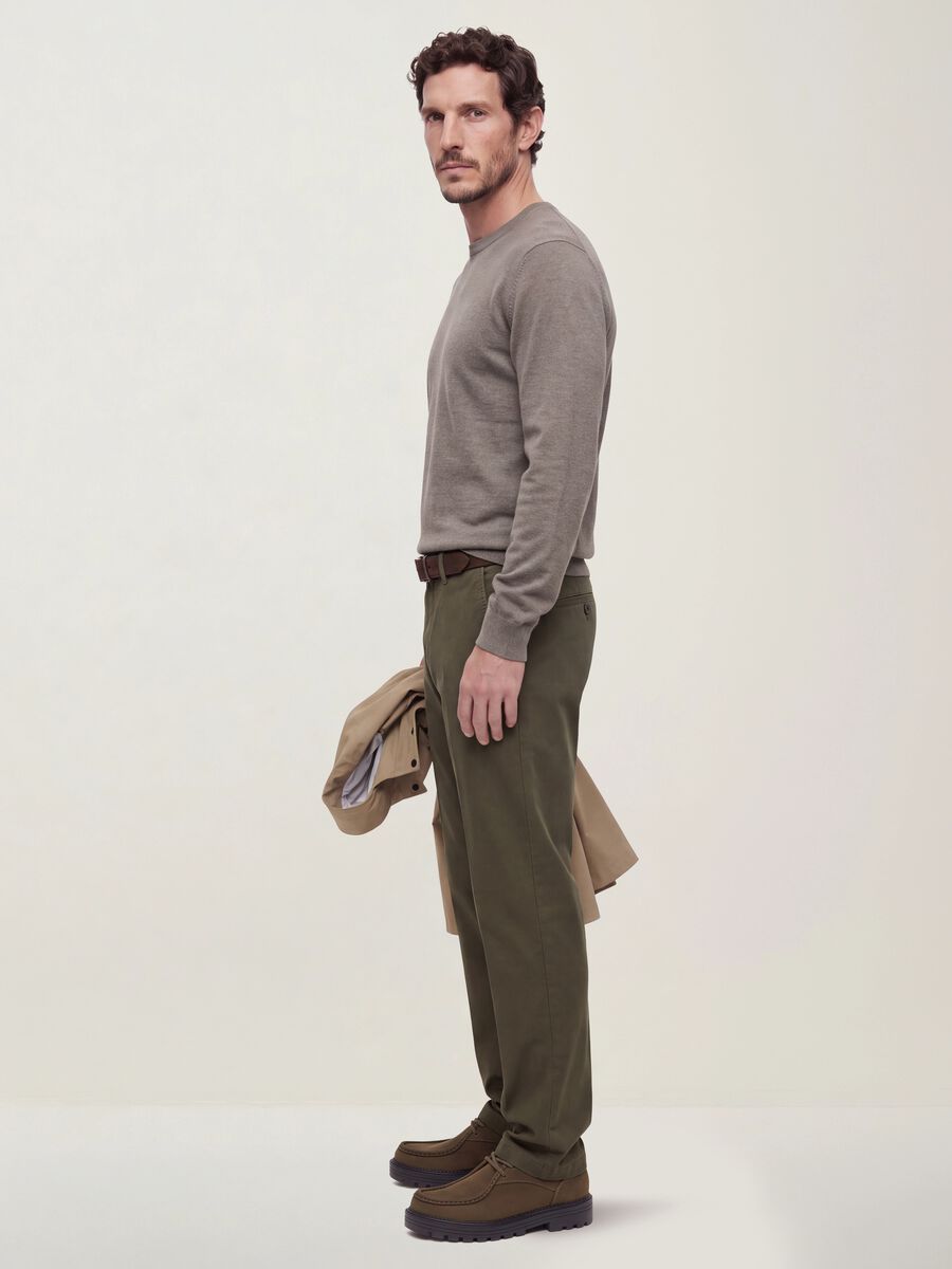 Green slim-fit stretch cotton twill chino trousers_2