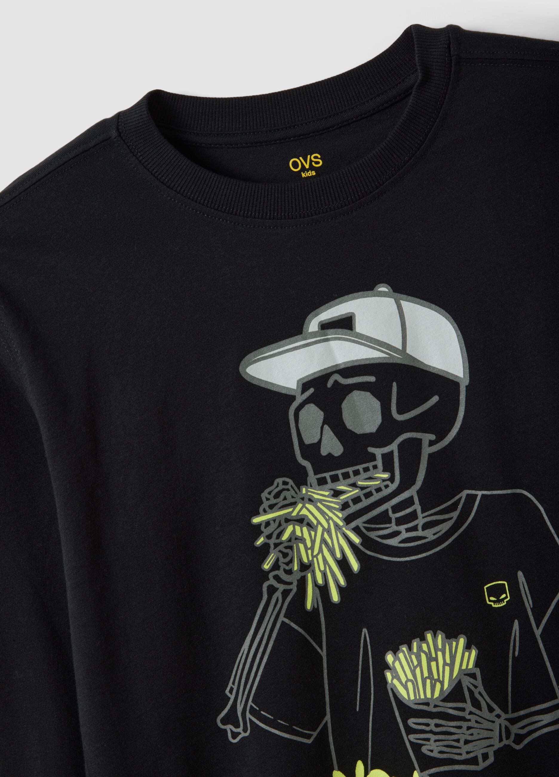 T-shirt nera in puro cotone organico con girocollo