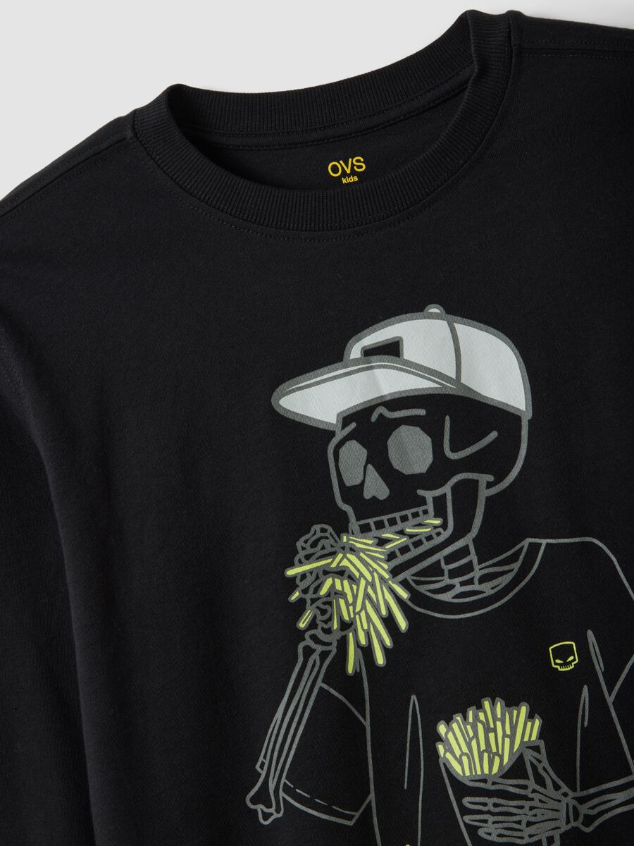 T-shirt nera in puro cotone organico con girocollo_1