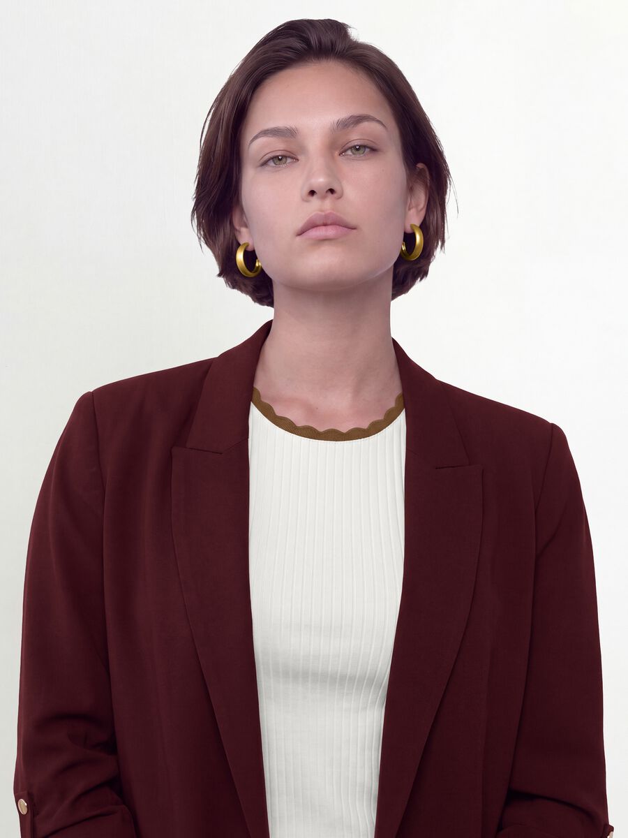 Red lined regular-fit blazer with classic lapels_1