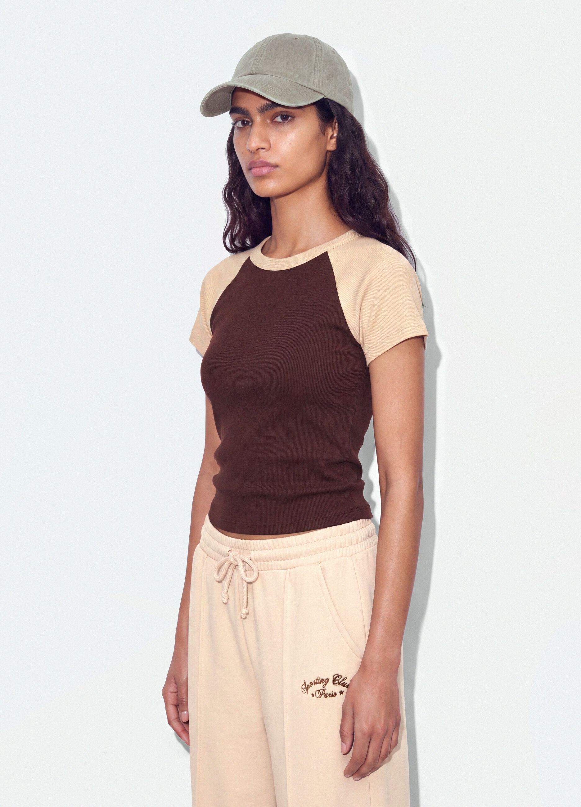 Brown stretch cotton crew-neck T-shirt with contrasting sleeves