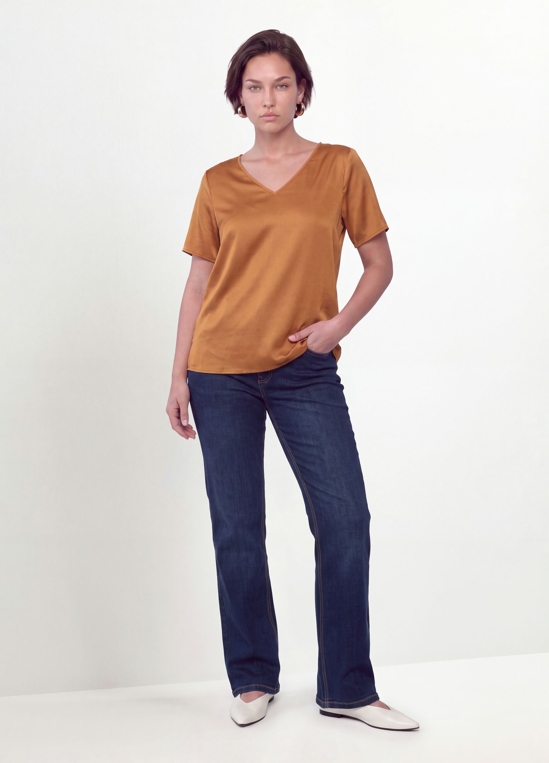 Brown satin V-neck blouse in stretch fabric, regular fit