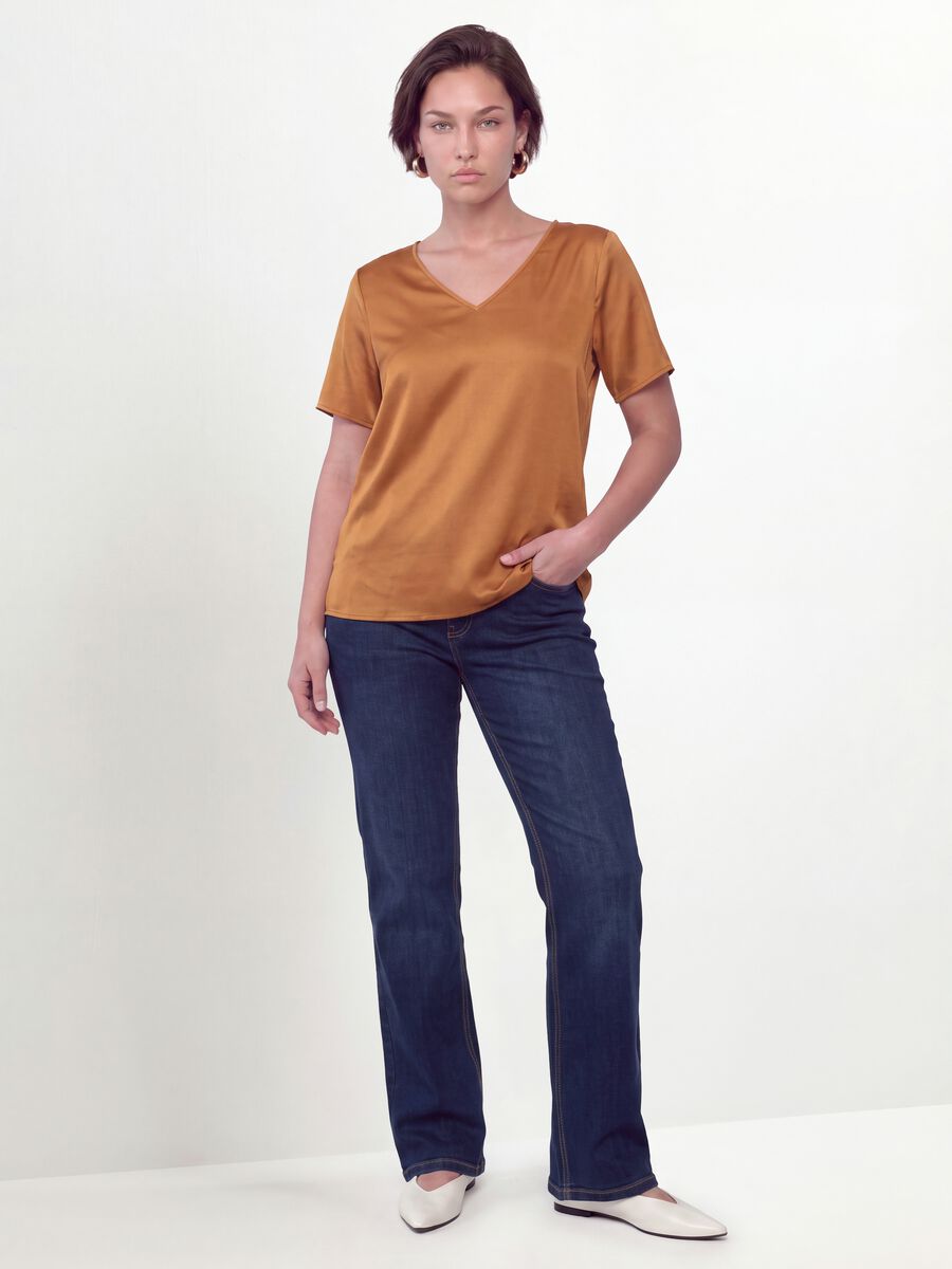 Brown satin V-neck stretch blouse, regular fit_2