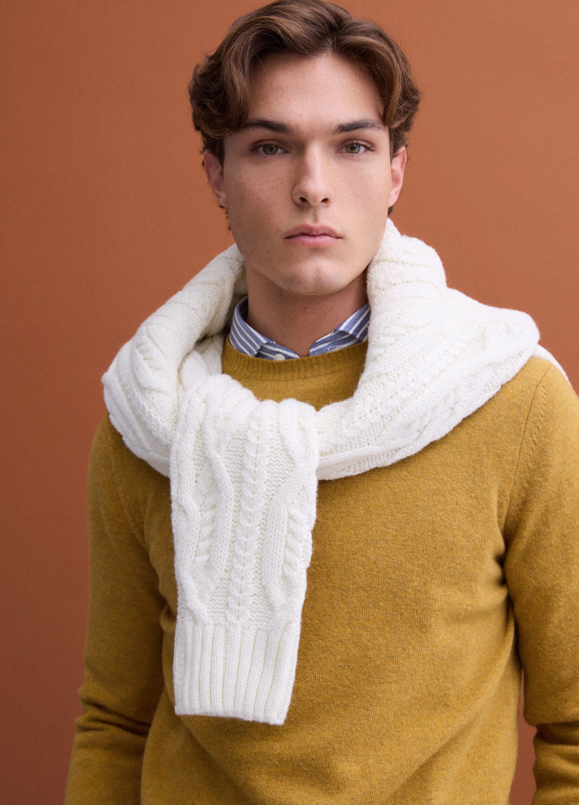 Yellow pure lambswool crew-neck jumper, regular fit