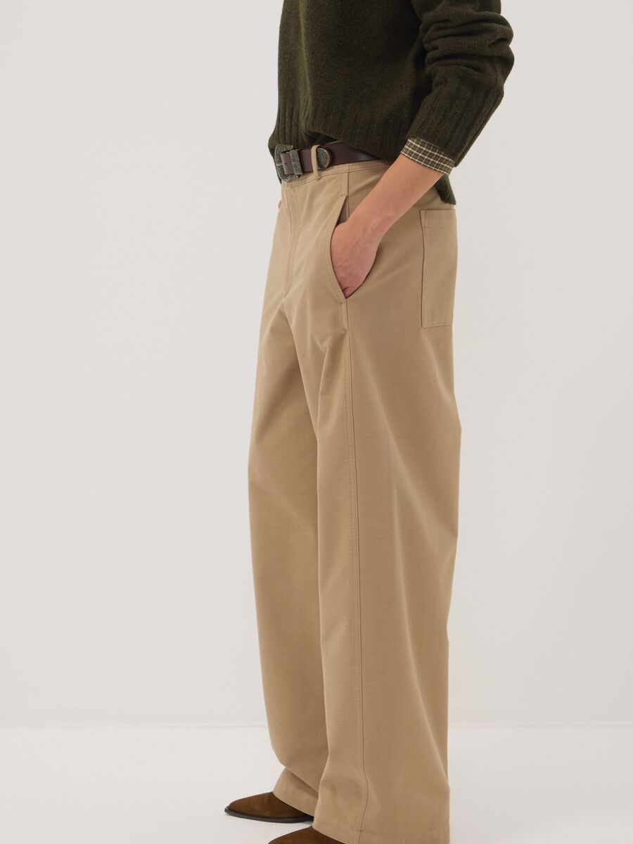 بنطال The Iconic Pants بيج بقصة Barrel من مزيج قطن مطاطي_3
