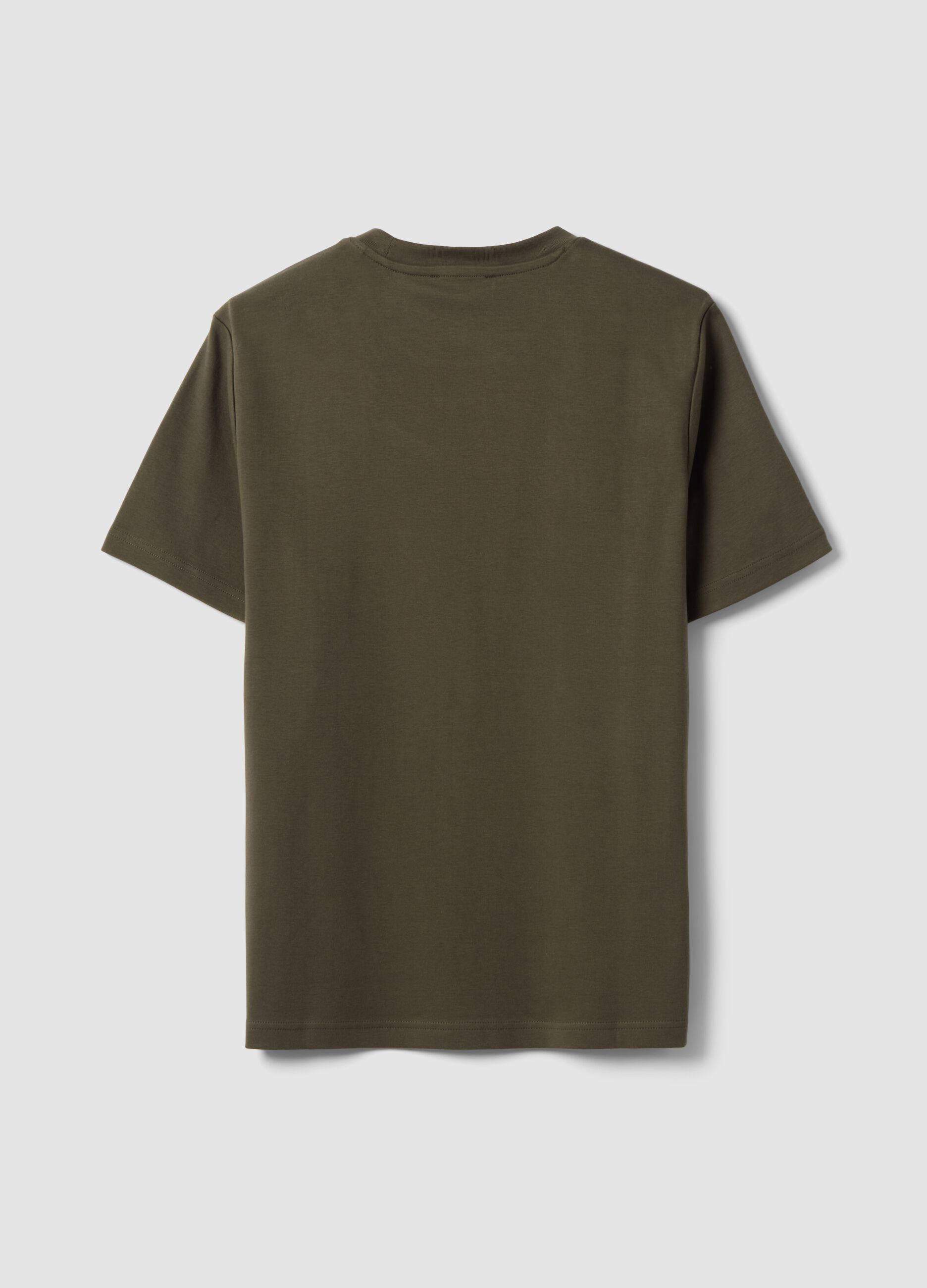 تي شيرت The Iconic Tee أخضر من قطن خالص بأكمام قصيرة وقصّة عادية