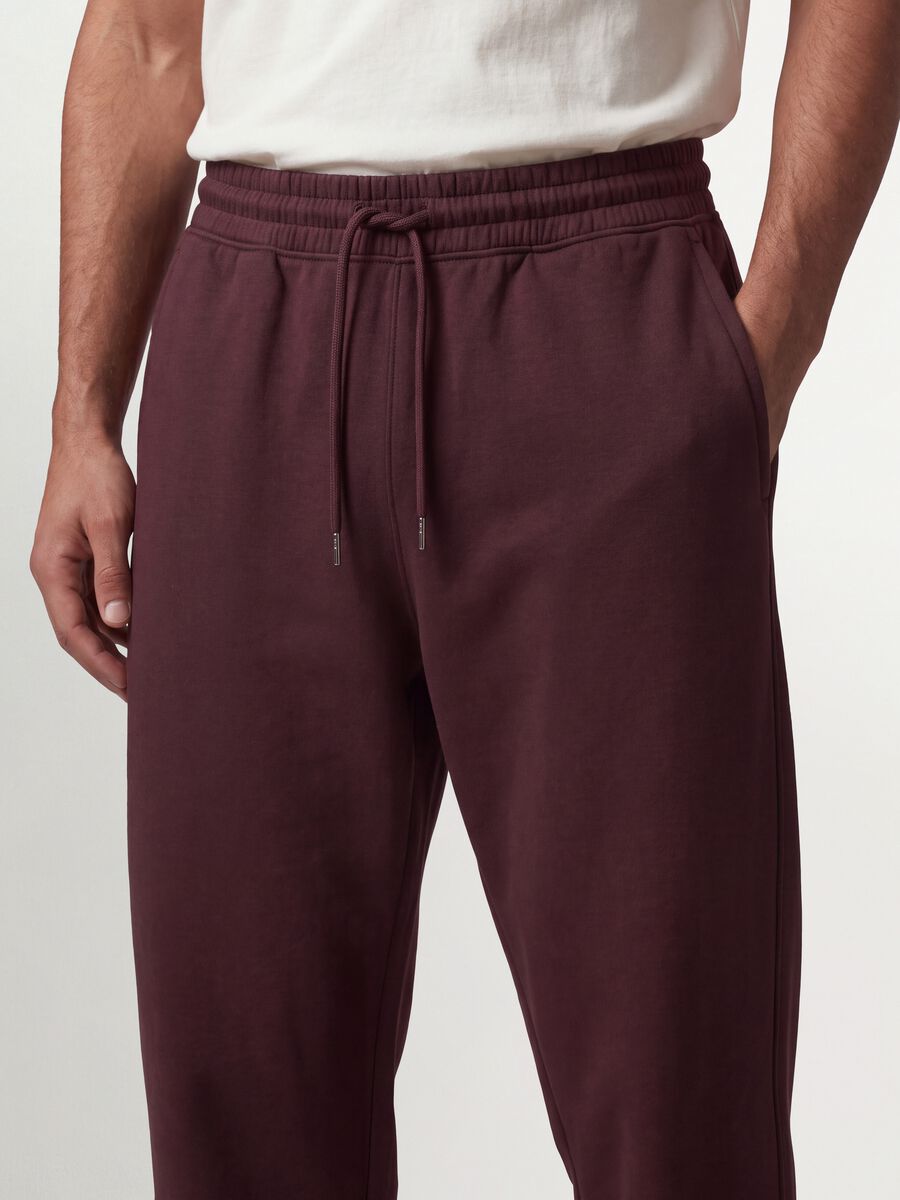 Jogger marroni in misto cotone con fondo a polsino e coulisse_3