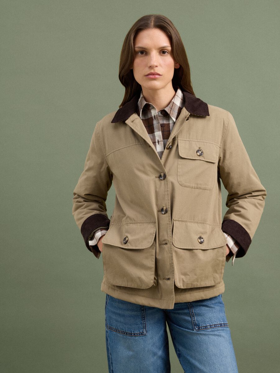 Beige regular-fit shacket with contrast collar_0