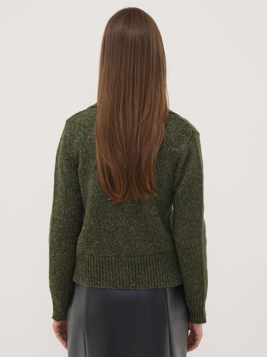 Cardigan verde in misto lana con colletto polo_3