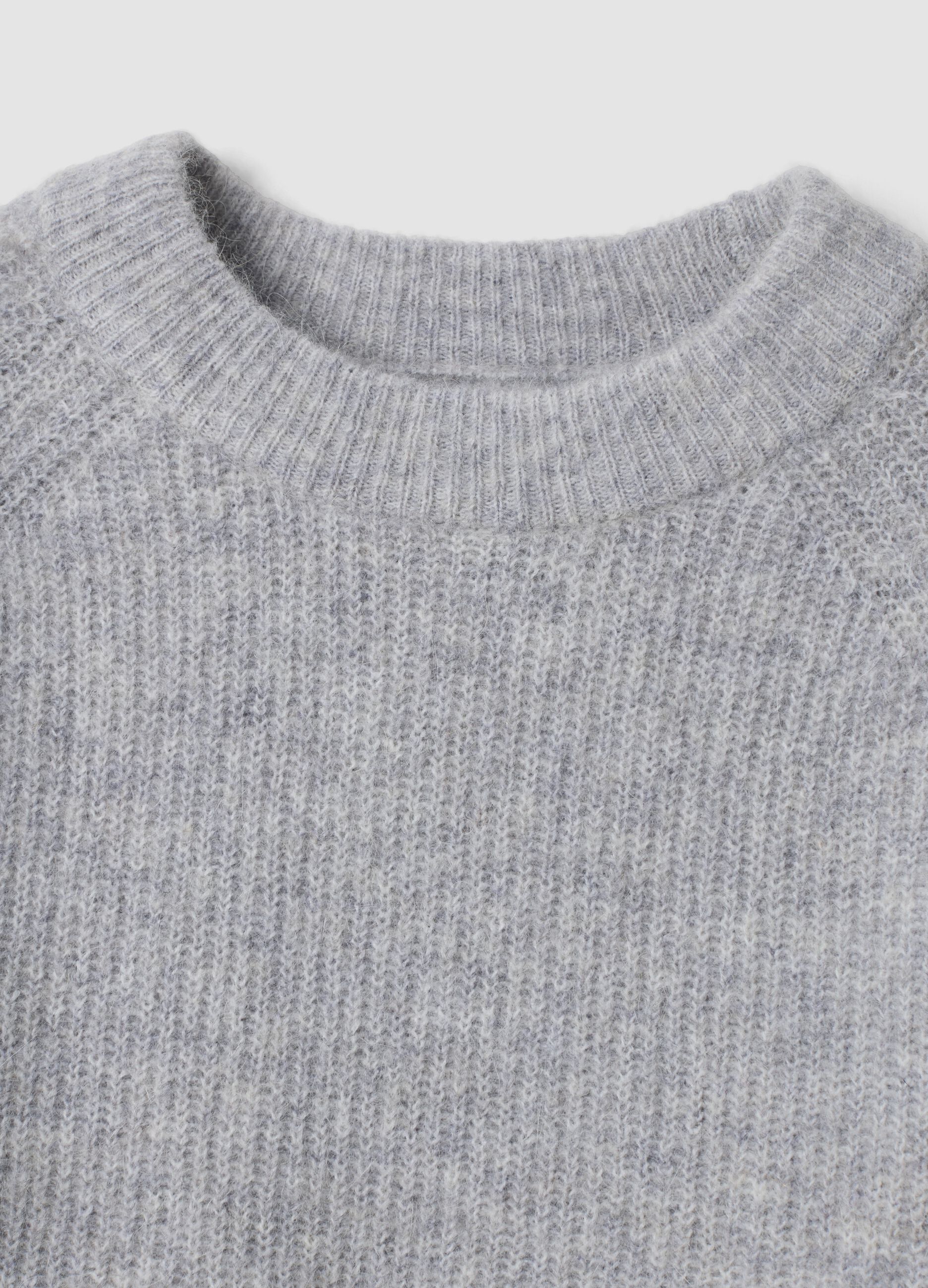 Maglia grigia in lana e alpaca elasticizzato girocollo