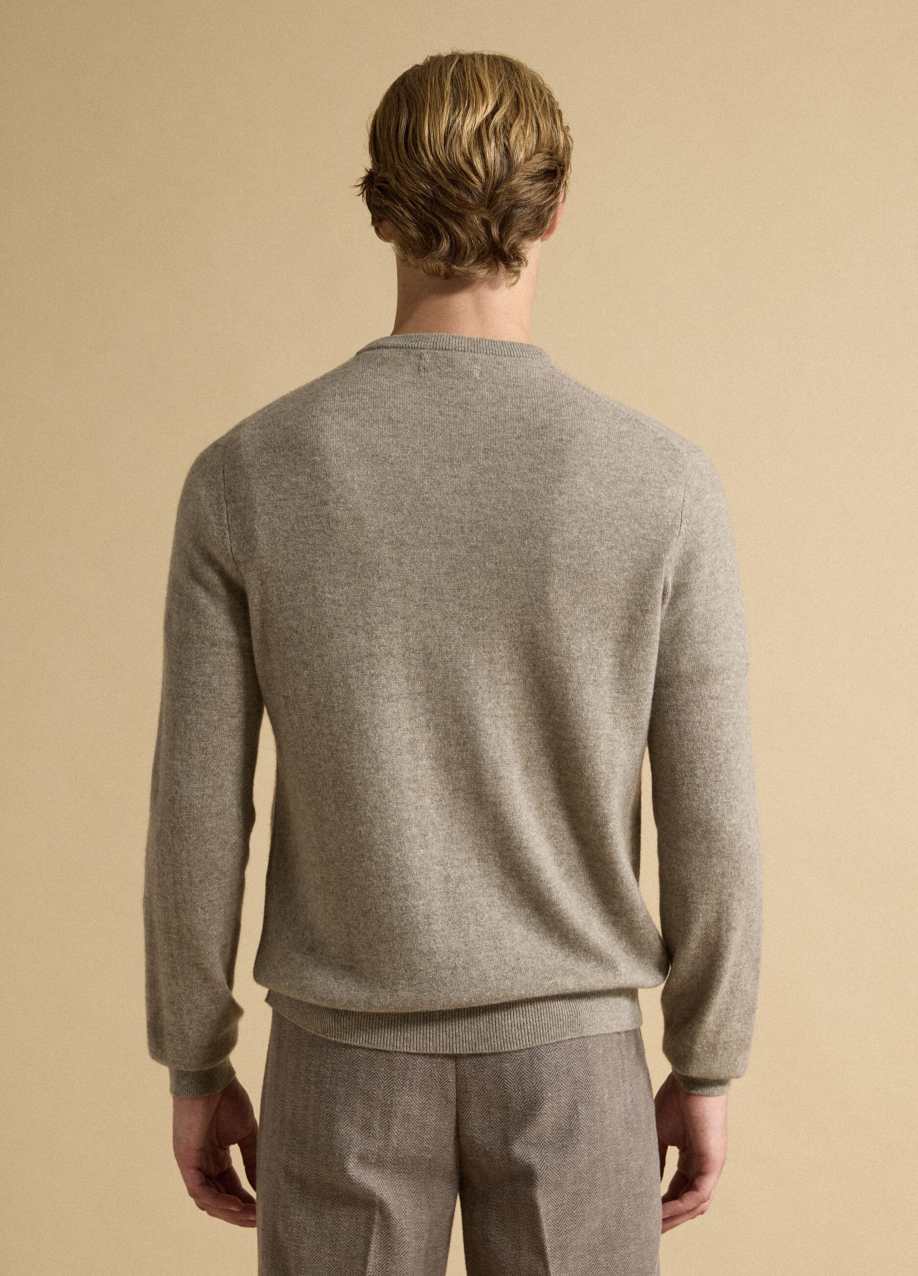 Beige pure cashmere jumper, regular fit