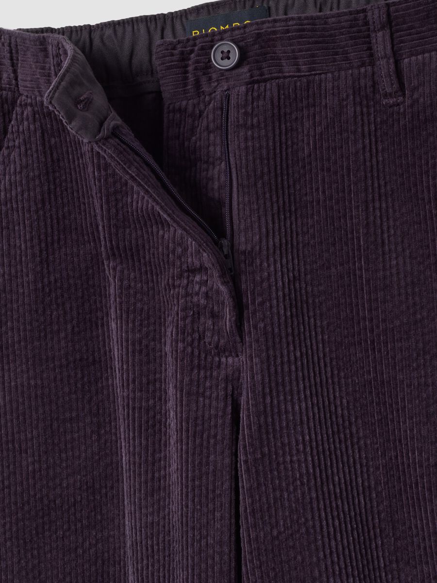 Pantaloni viola in puro cotone a coste regular fit_1